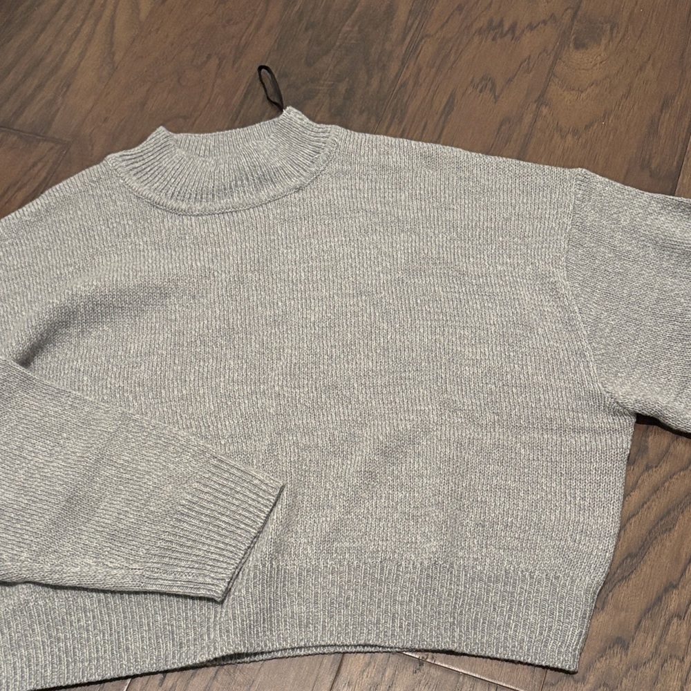 Gray Ribbed Knit Sweater - Picture 2 of 4